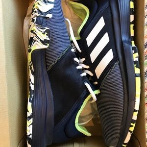 Adidas, US Size 11.5, Tennis court shoes, like new